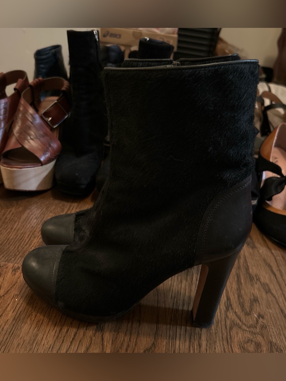 UGG Black High-Heel Ankle Boots with Textured Upper